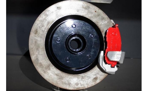 汽車剎車片磨損到什么程度要更換？